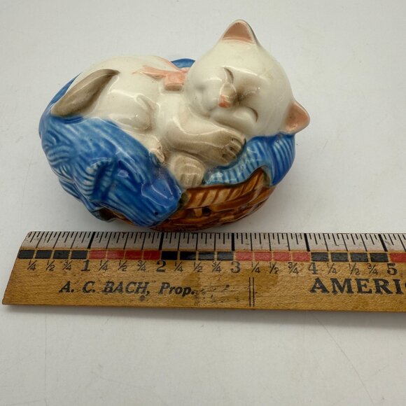 Vtg Avon Sleeping Kitty Cat Figurine Laundry Basket Potpourri Sachet Collectible - Picture 9 of 10